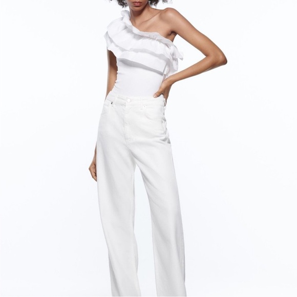 Zara Ribbed Ruffled Asymmetrical Thong Bodysuit White Size Large New - Picture 3 of 7